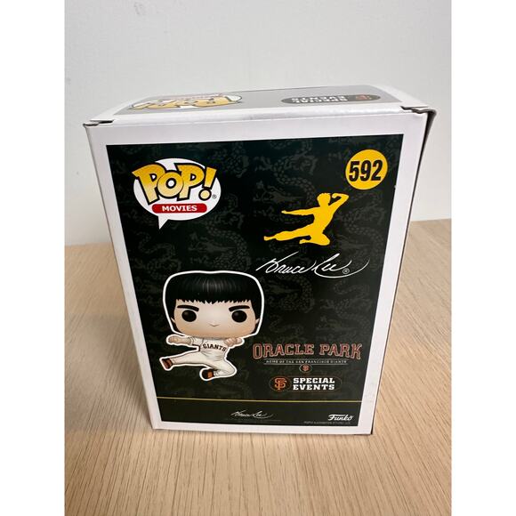 Funko Pop - Bruce Lee ( #592 ) / S.F Giants “Exclusive Bait” - Picture 3 of 5